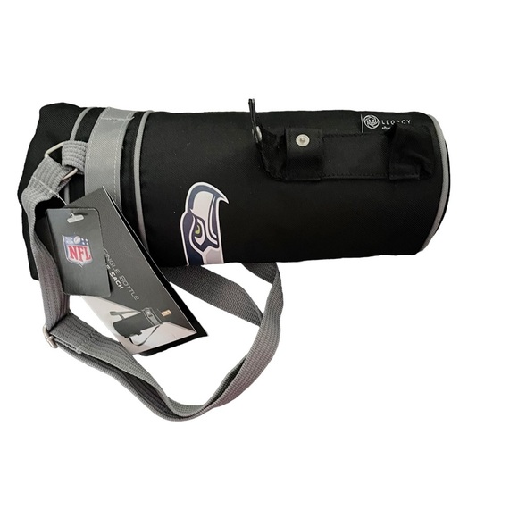 NWT Insulated Single Bottle Wine Sack Adjustable Strap Seattle Seahawks NFL - Picture 2 of 4